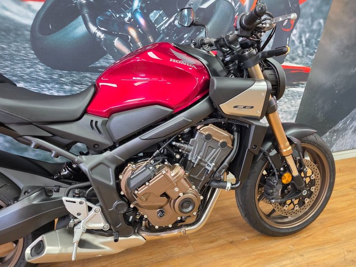 2024 Honda CB650RAC RED