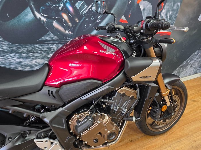 2024 Honda CB650RAC RED