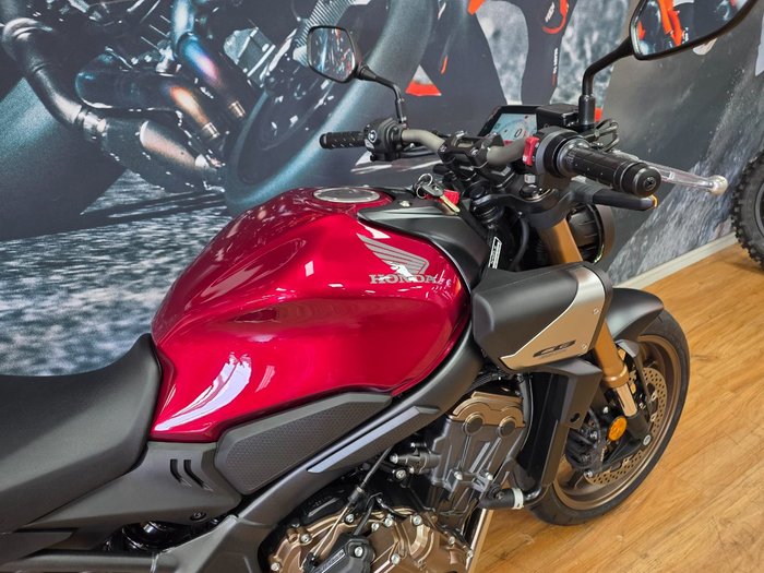 2024 Honda CB650RAC RED