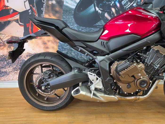 2024 Honda CB650RAC RED