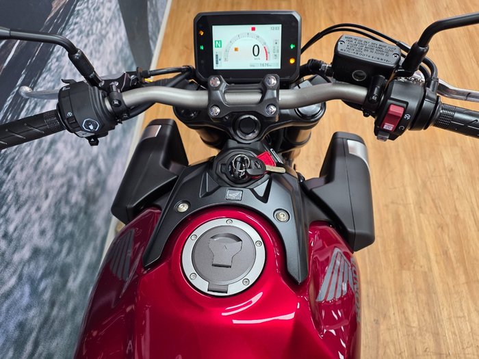 2024 Honda CB650RAC RED