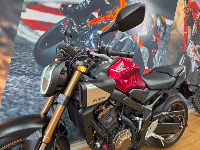 2024 Honda CB650RAC RED