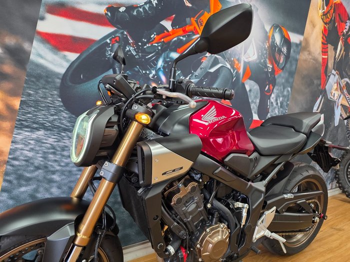2024 Honda CB650RAC RED