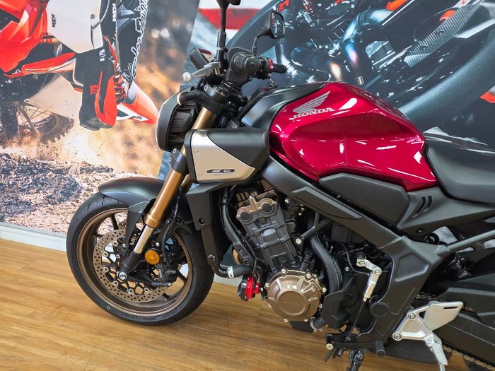 2024 Honda CB650RAC RED