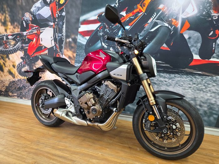 2024 Honda CB650RAC RED
