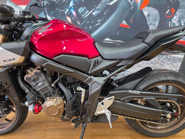 2024 Honda CB650RAC RED