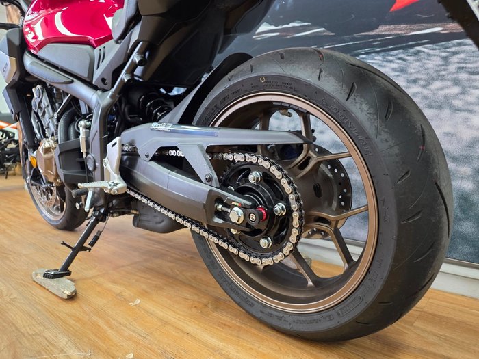 2024 Honda CB650RAC RED