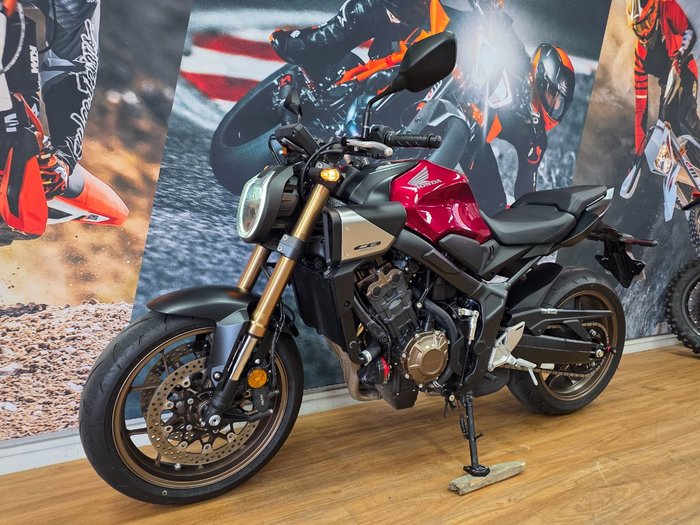 2024 Honda CB650RAC RED