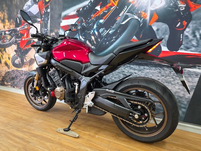 2024 Honda CB650RAC RED