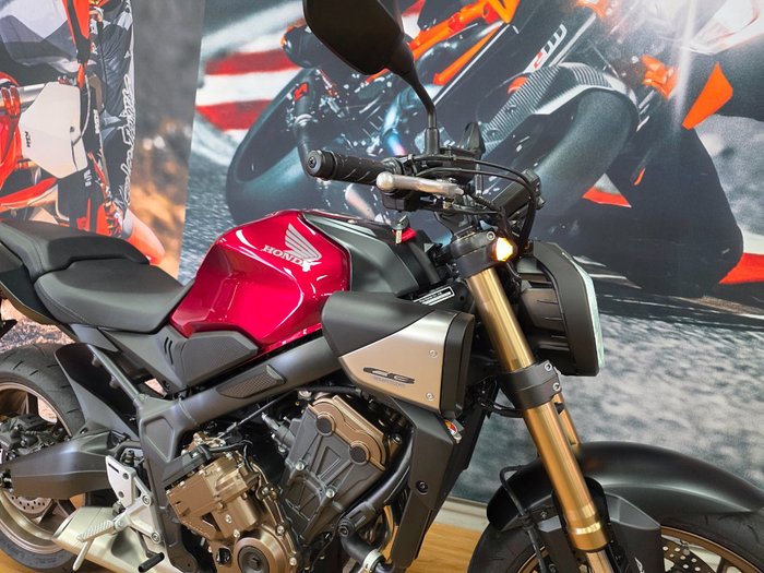 2024 Honda CB650RAC RED