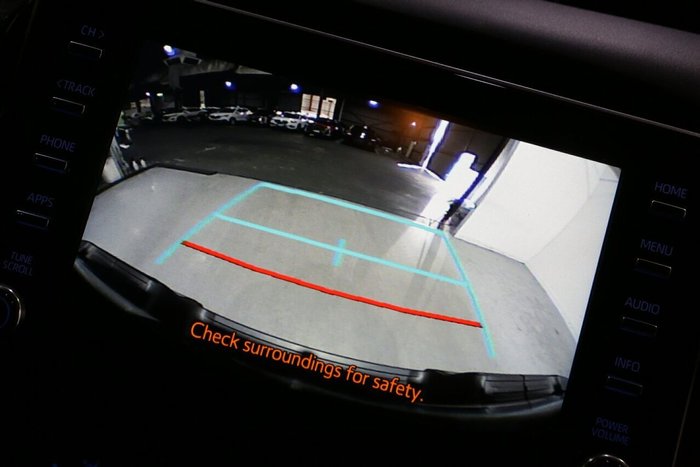 2025 Toyota Hilux SR