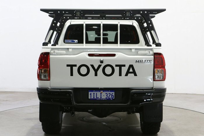 2025 Toyota Hilux SR