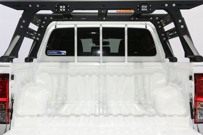 2025 Toyota Hilux SR