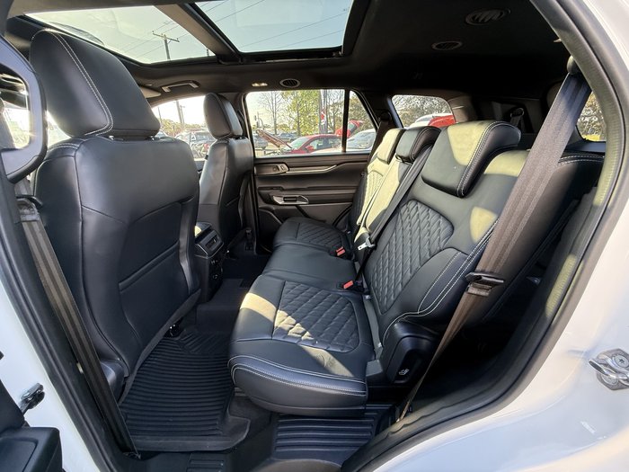 2023 Ford Everest Platinum