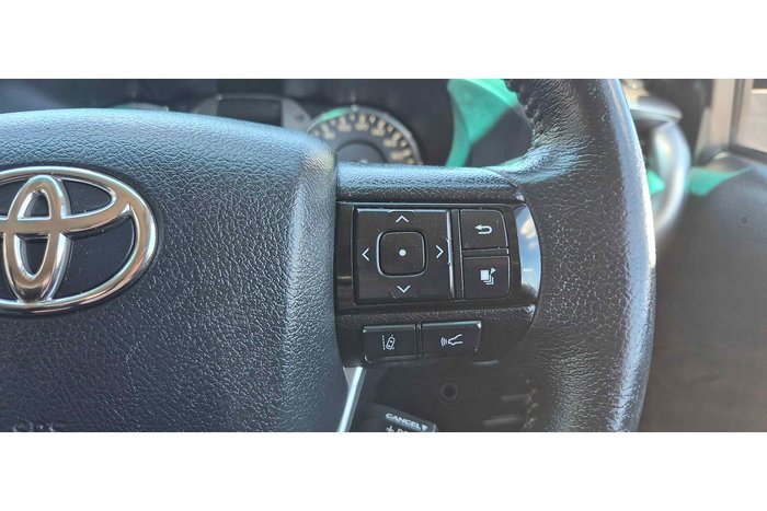 2021 Toyota Hilux SR5