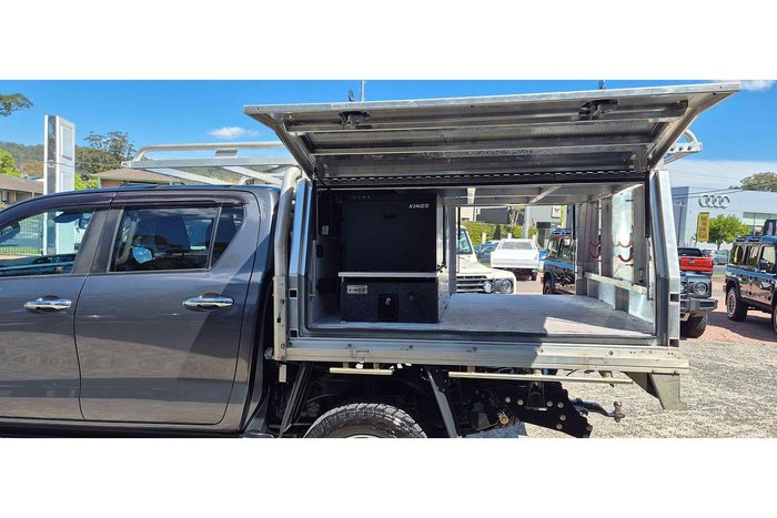 2021 Toyota Hilux SR5