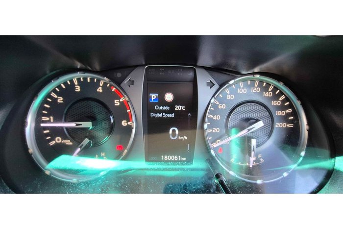 2021 Toyota Hilux SR5