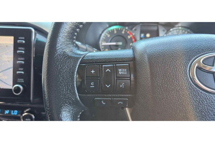 2021 Toyota Hilux SR5