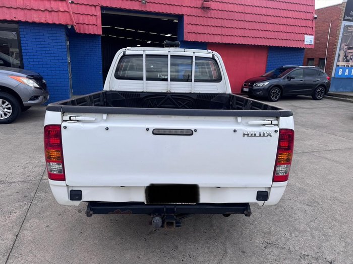 2009 Toyota Hilux SR GGN15R MY09 4x2 Glacier White