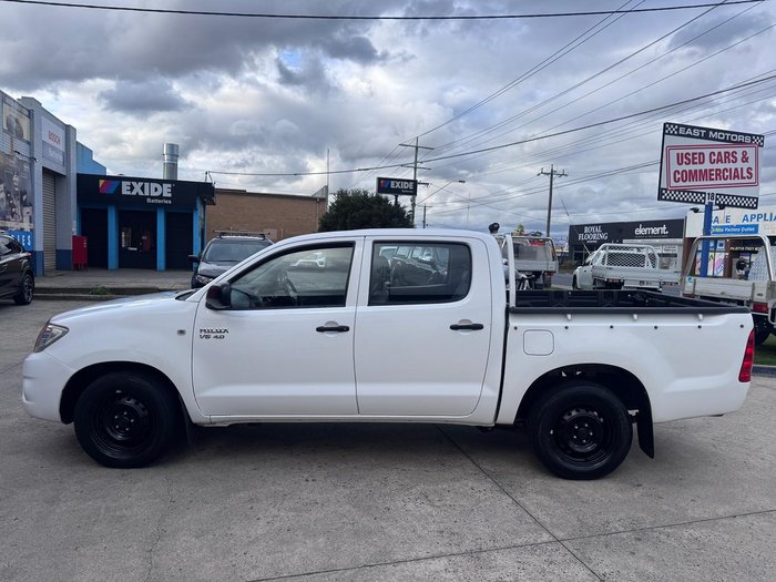 2009 Toyota Hilux SR GGN15R MY09 4x2 Glacier White