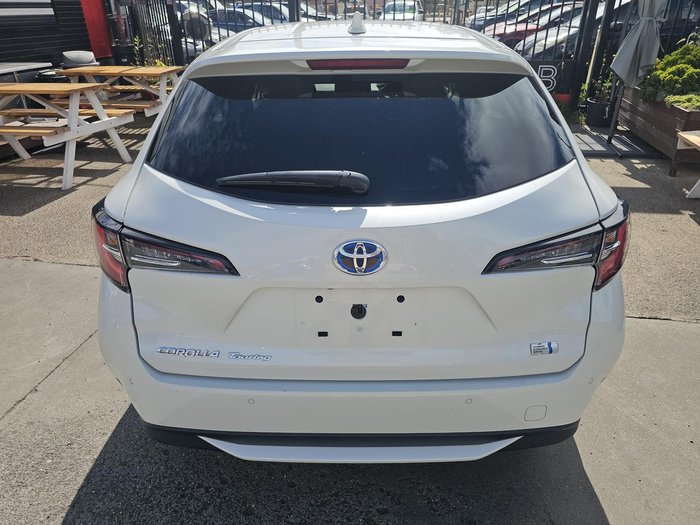 2021 Toyota Corolla Touring WxB Hybrid ZWE211W White
