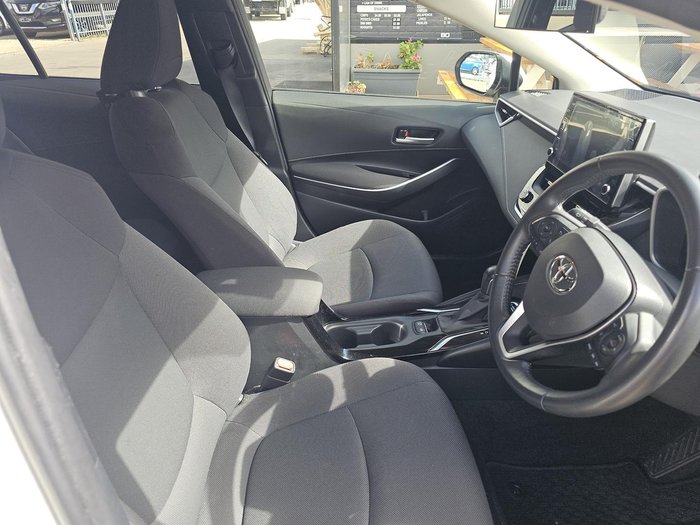 2021 Toyota Corolla Touring WxB Hybrid ZWE211W White