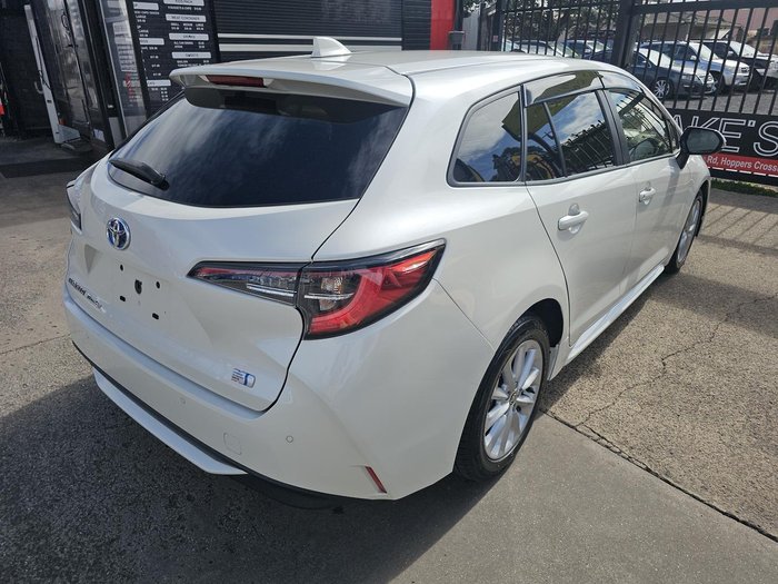 2021 Toyota Corolla Touring WxB Hybrid ZWE211W White