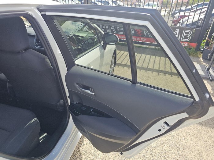2021 Toyota Corolla Touring WxB Hybrid ZWE211W White
