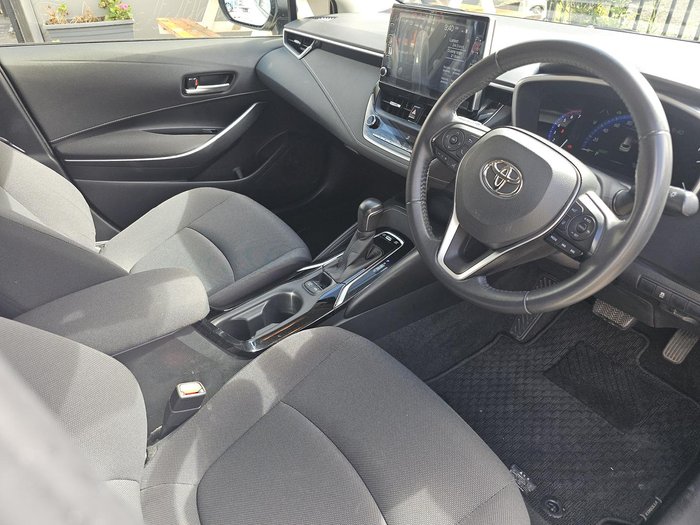 2021 Toyota Corolla Touring WxB Hybrid ZWE211W White