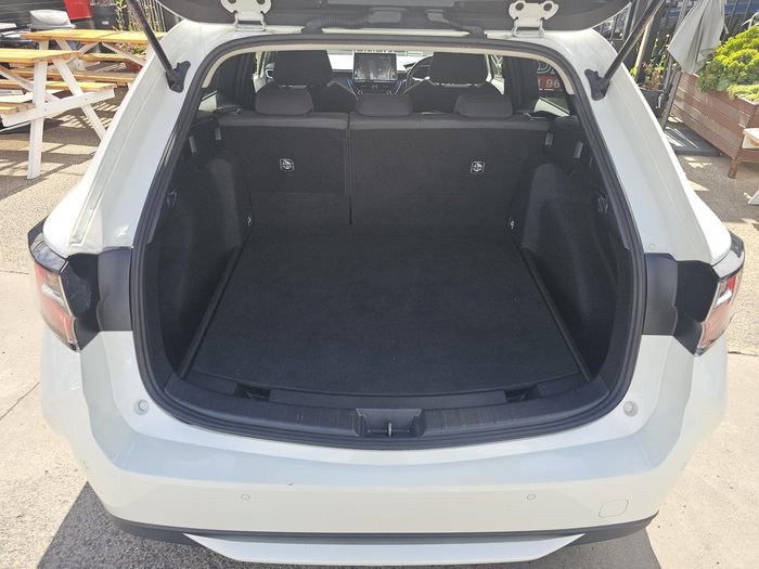 2021 Toyota Corolla Touring WxB Hybrid ZWE211W White