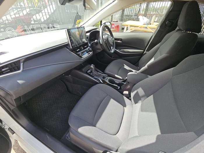 2021 Toyota Corolla Touring WxB Hybrid ZWE211W White