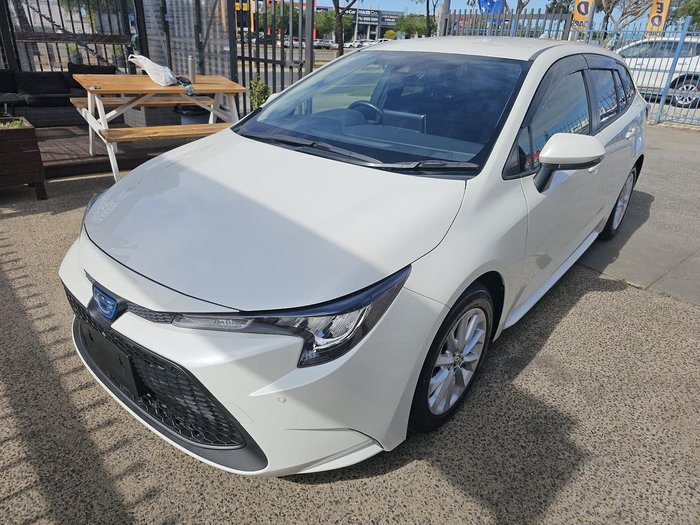 2021 Toyota Corolla Touring WxB Hybrid ZWE211W White