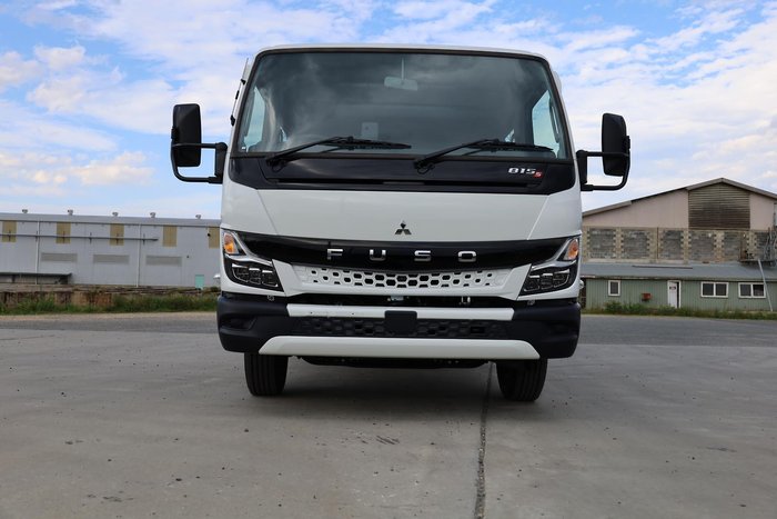 2025 Fuso Canter 815 Crew Cab Alloy Tray with ladder racks White