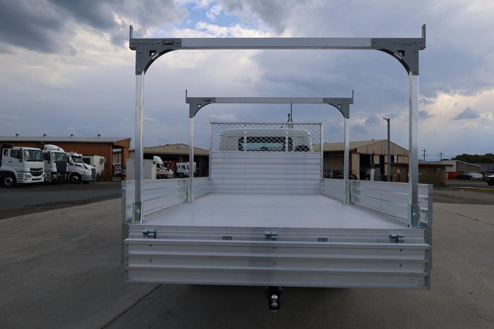 2025 Fuso Canter 815 Crew Cab Alloy Tray with ladder racks White