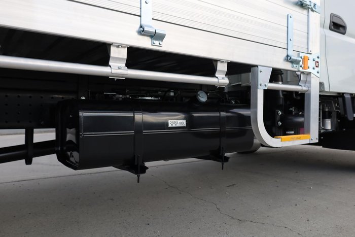 2025 Fuso Canter 815 Crew Cab Alloy Tray with ladder racks White