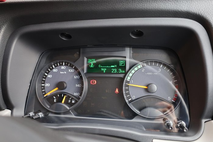 2025 Fuso Canter 815 Crew Cab Alloy Tray with ladder racks White