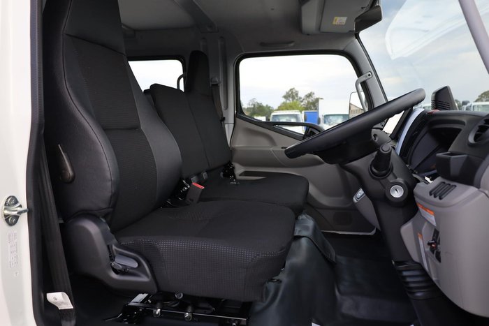 2025 Fuso Canter 815 Crew Cab Alloy Tray with ladder racks White