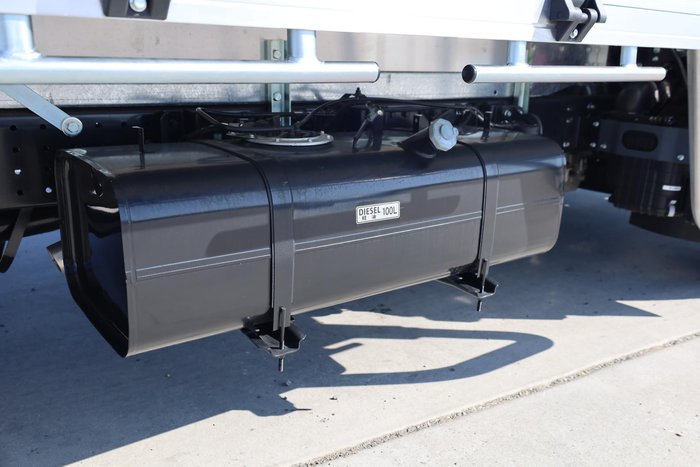 2025 Fuso Canter 515 Alloy Tray MWB White