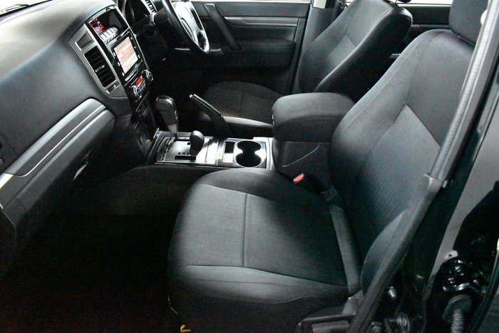 2020 Mitsubishi Pajero GLX