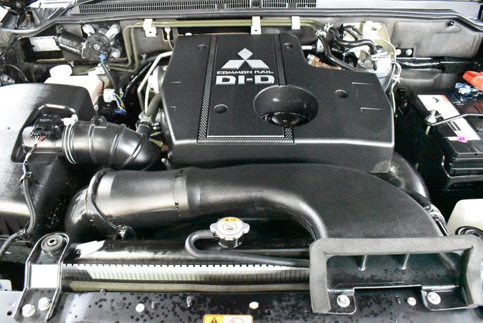 2020 Mitsubishi Pajero GLX