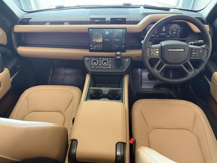 2025 Land Rover Defender 110 P400 X-Dynamic HSE