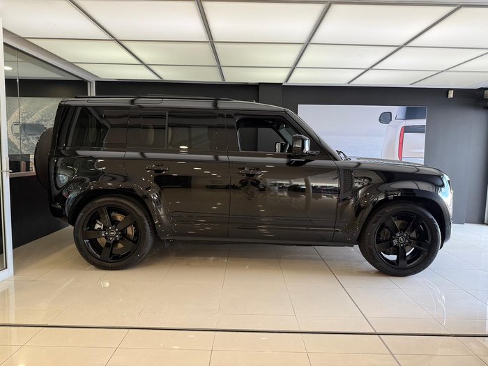 2025 Land Rover Defender 110 P400 X-Dynamic HSE