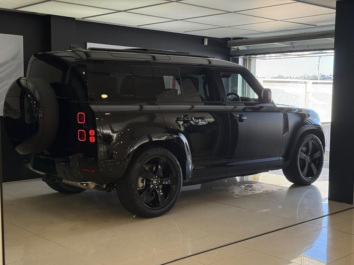 2025 Land Rover Defender 110 P400 X-Dynamic HSE