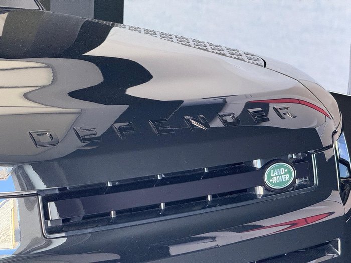 2025 Land Rover Defender 110 P400 X-Dynamic HSE