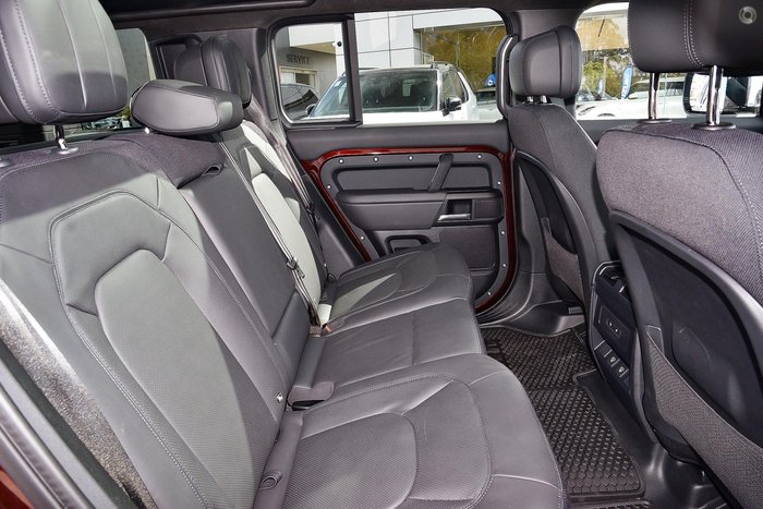 2025 Land Rover Defender 110 D350 Sedona Edition