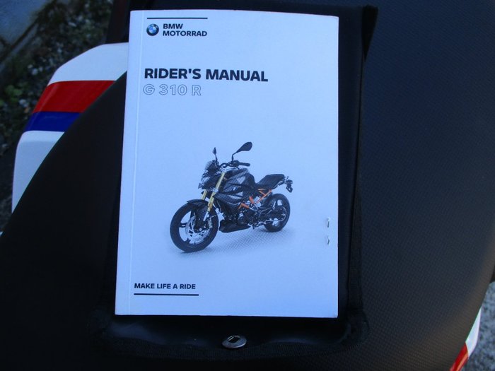 2022 BMW Motorrad G 310 R BLUE