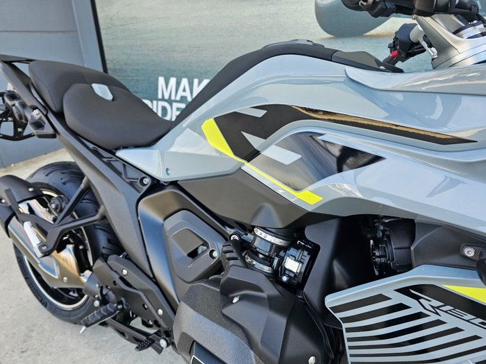 2026 BMW Motorrad 2026 Bmw 1300CC R 1300 RS Grey Metallic