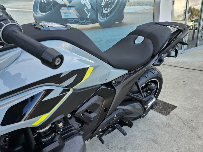 2026 BMW Motorrad 2026 Bmw 1300CC R 1300 RS Grey Metallic
