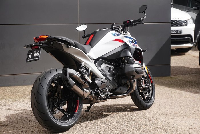 2025 BMW R 1300 R Performance