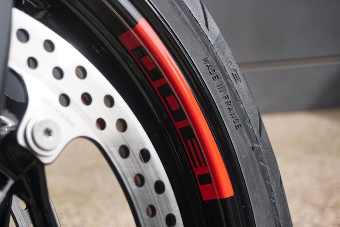 2025 BMW R 1300 R Performance